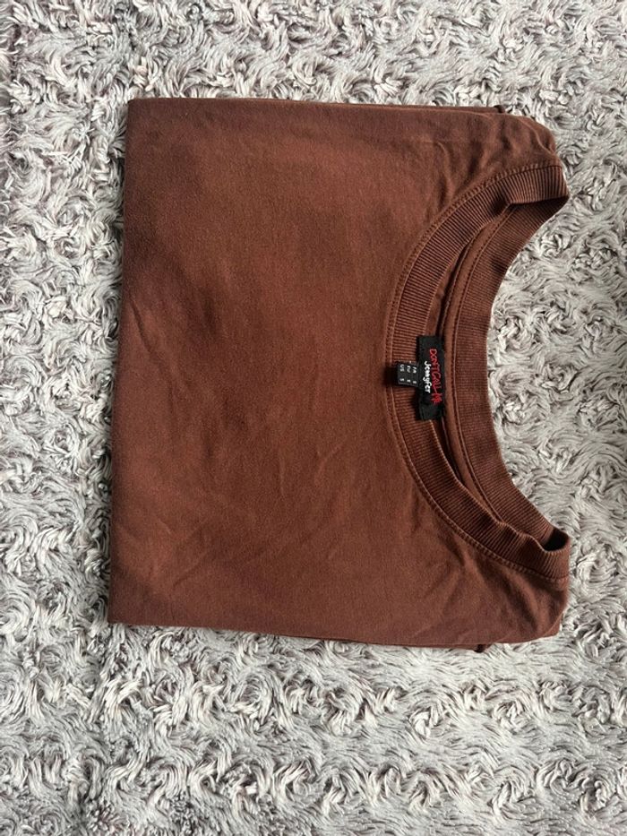 T-shirt marron court - photo numéro 2
