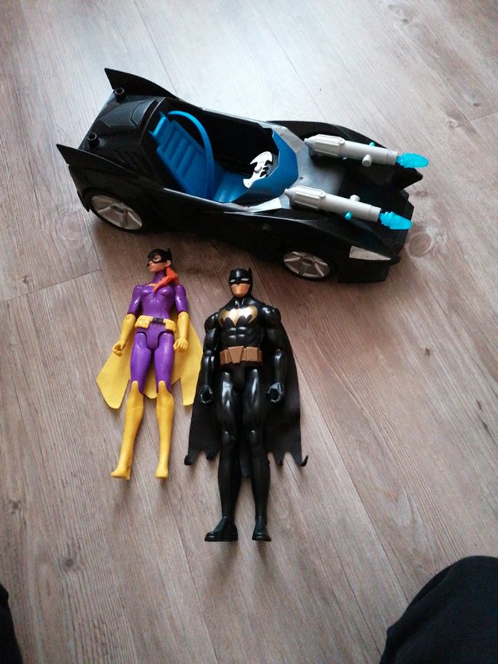 Voiture et figurines Batman