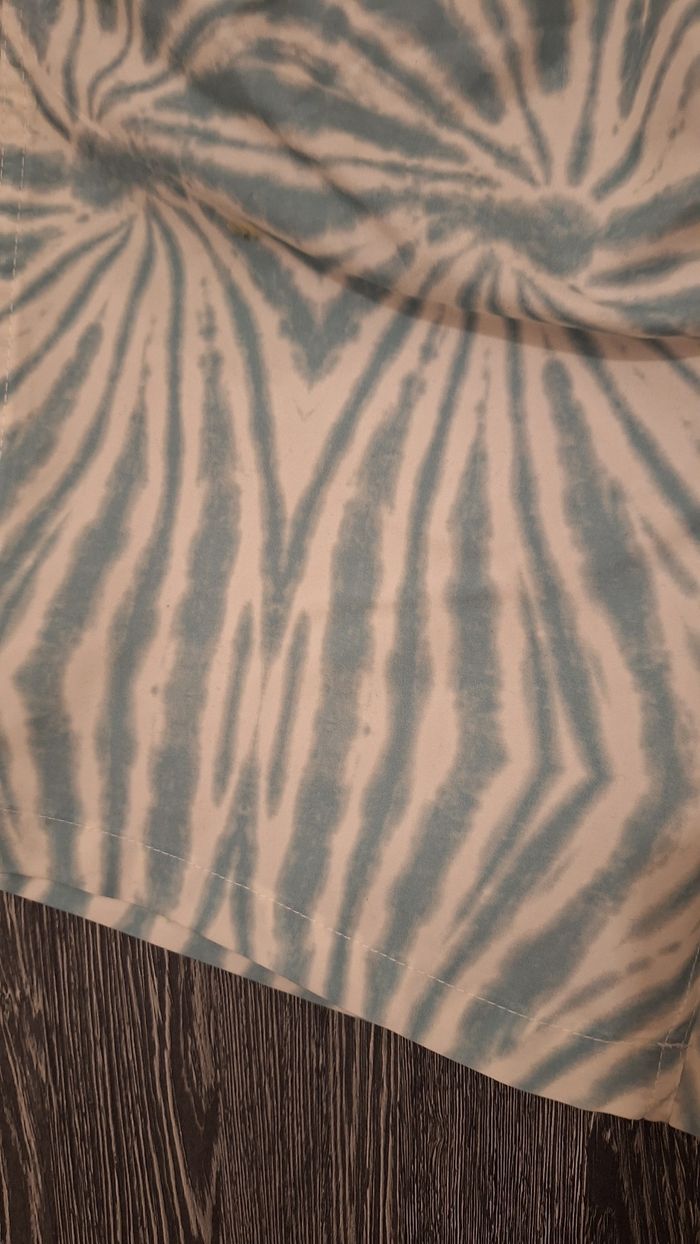 Short de bain tie and dye écru, bleu et rose saumon - photo numéro 3