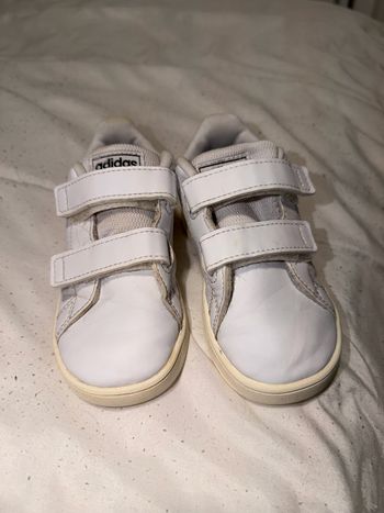 Basket adidas advantage taille 25