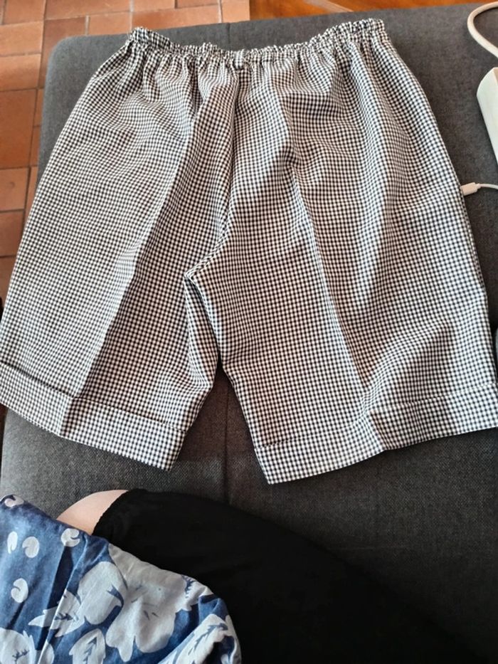 Short gris motif vichy taille 38/40 (taille 2)