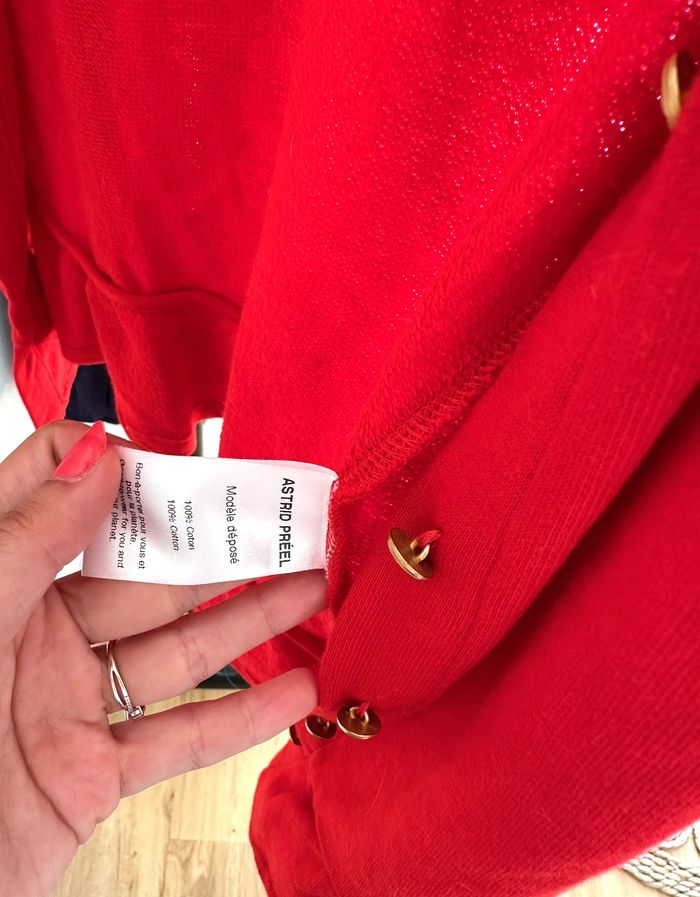 Gilet/pull rouge - photo numéro 3