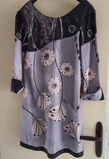 Robe Save The Queen