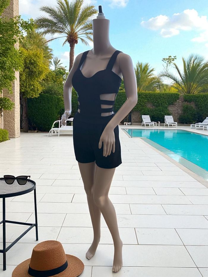 E-LANA - NEW - COMBISHORT FEMME GLAMOUR AVEC SES DÉCOUPES GRILLES LATÉRALES S/36 - photo numéro 2