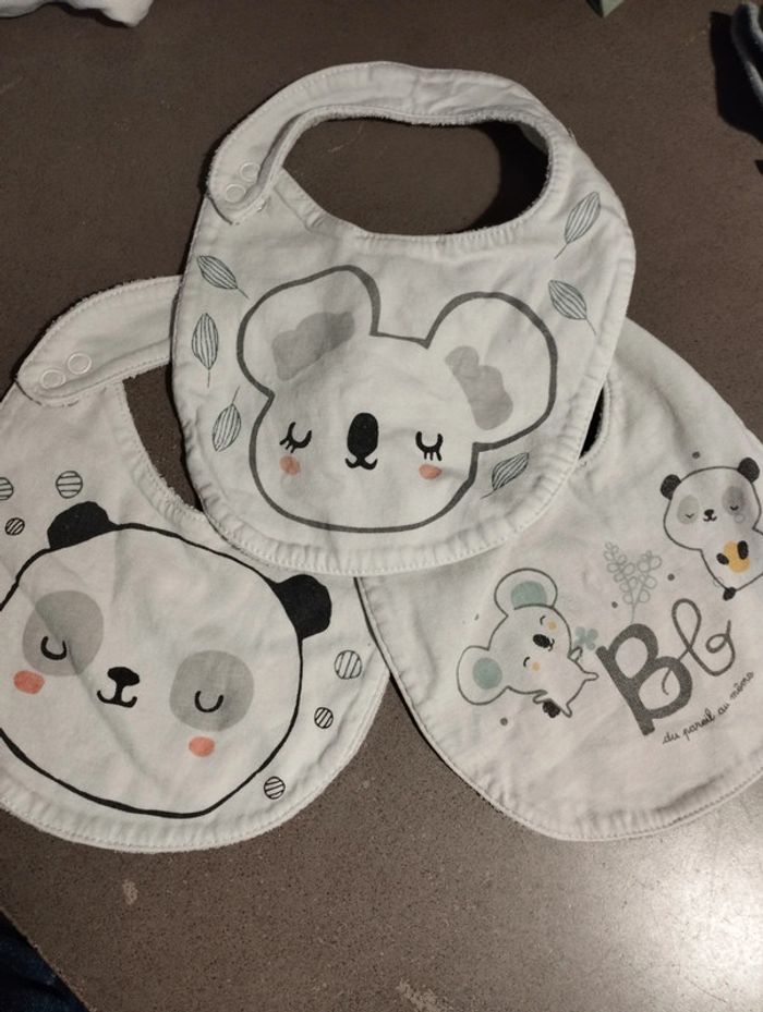 Lot 3 bavoirs DPAM - photo numéro 1