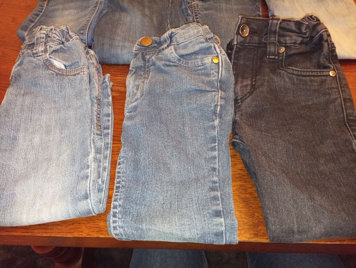 Lot jean taille 3 ans - photo numéro 2