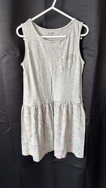 Robe Kiabi fille – Taille 8 ans – Gris – Motifs licornes et arcs-en-ciel