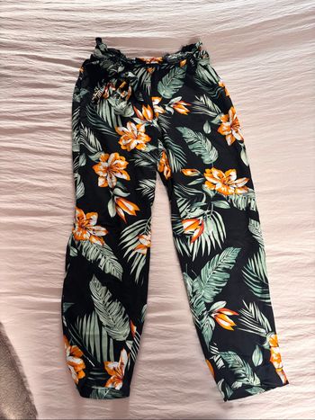 Pantalon à fleurs