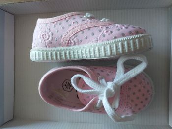 Basket rose taille 20