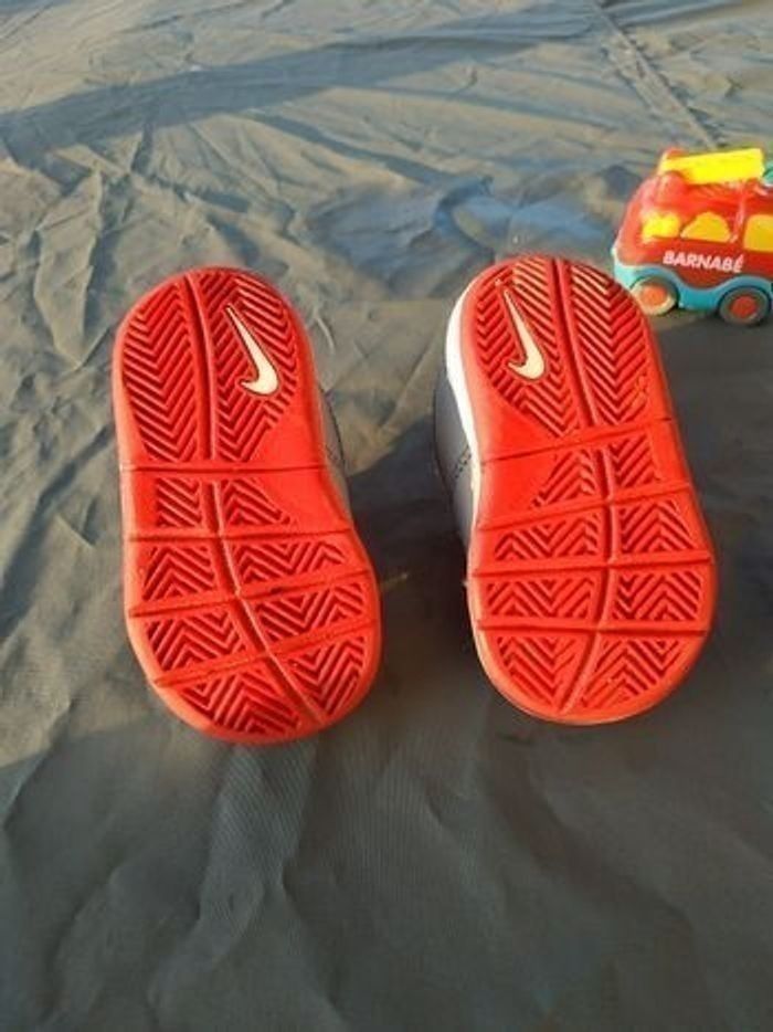 Baskets Nike 19,50 - photo numéro 7