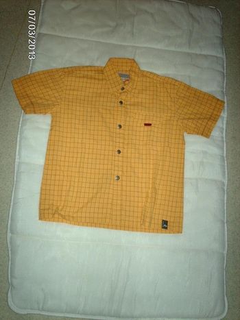 Chemisette garçon Décathlon 8 ans (4€)