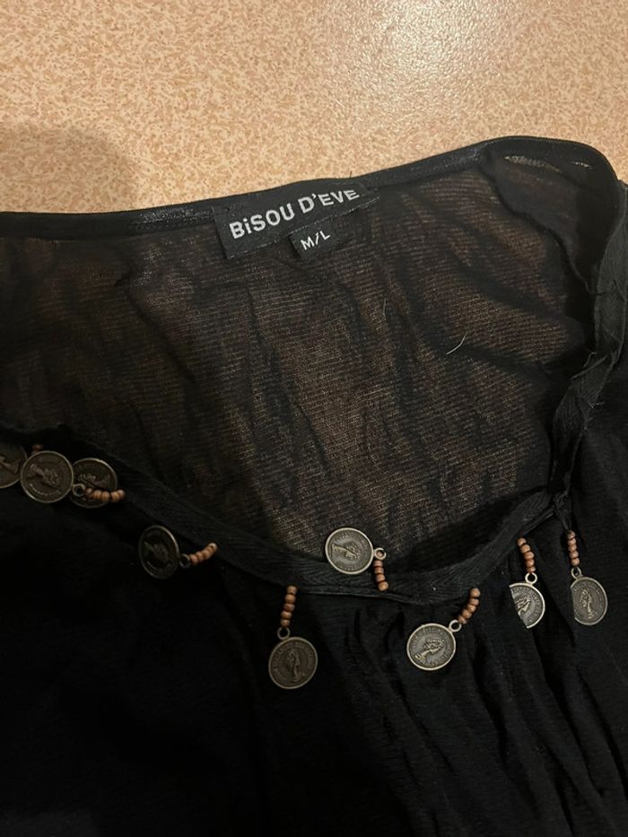 haut noir avec des broches - photo numéro 2