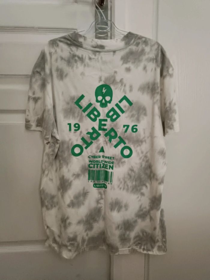 Tee-shirt taille M - photo numéro 2