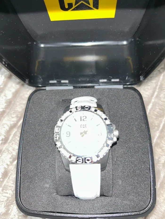 Montre catterpillar blanche - photo numéro 2