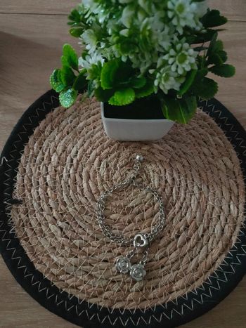 🎀Bracelet couleur argenté motif fleurs🎀