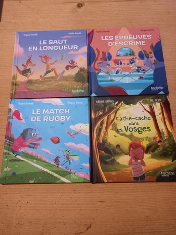Lot de quatres petits livres pour enfants