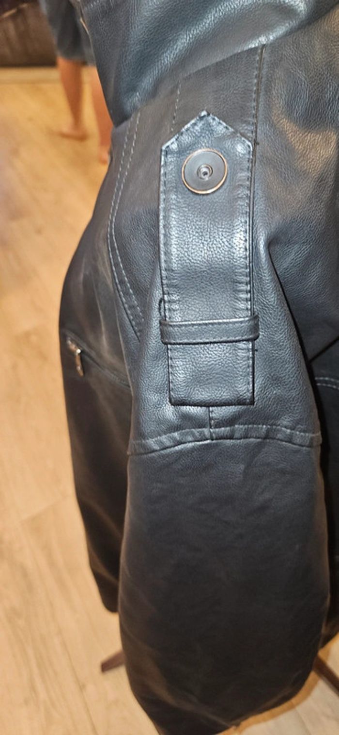 Veste type cuire - photo numéro 3