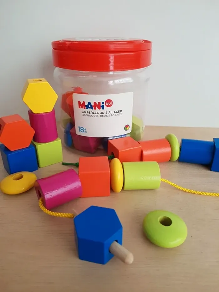 Baril de perles à lacer Oxybul