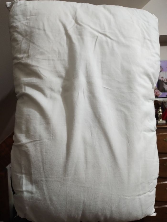 Oreiller bébé 40x60 en très bon état marque perlarara - photo numéro 2