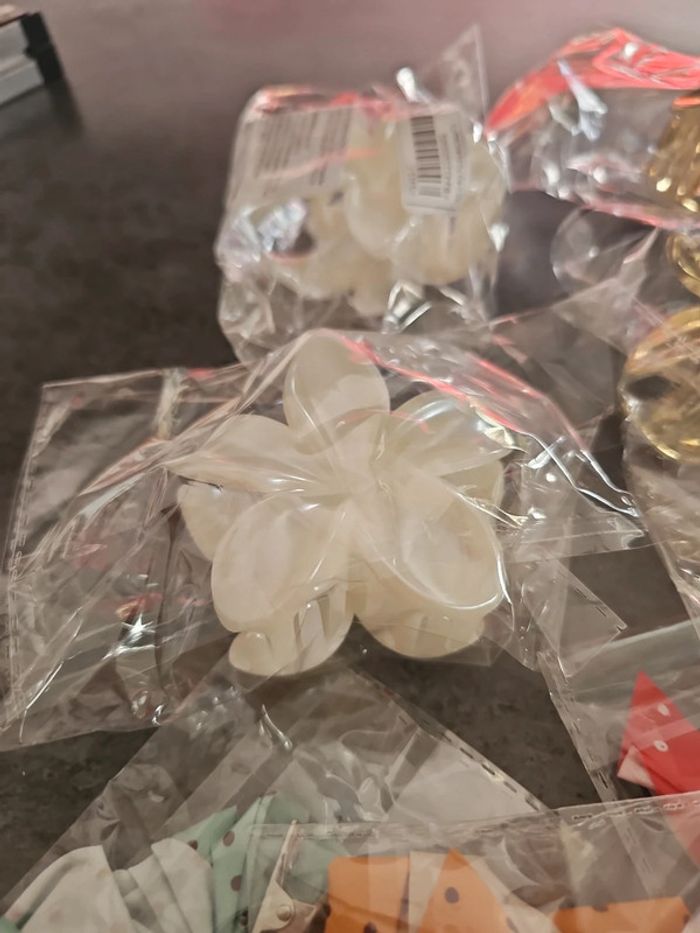 [NEUF] Lot de pinces et barrettes à cheveux - photo numéro 2