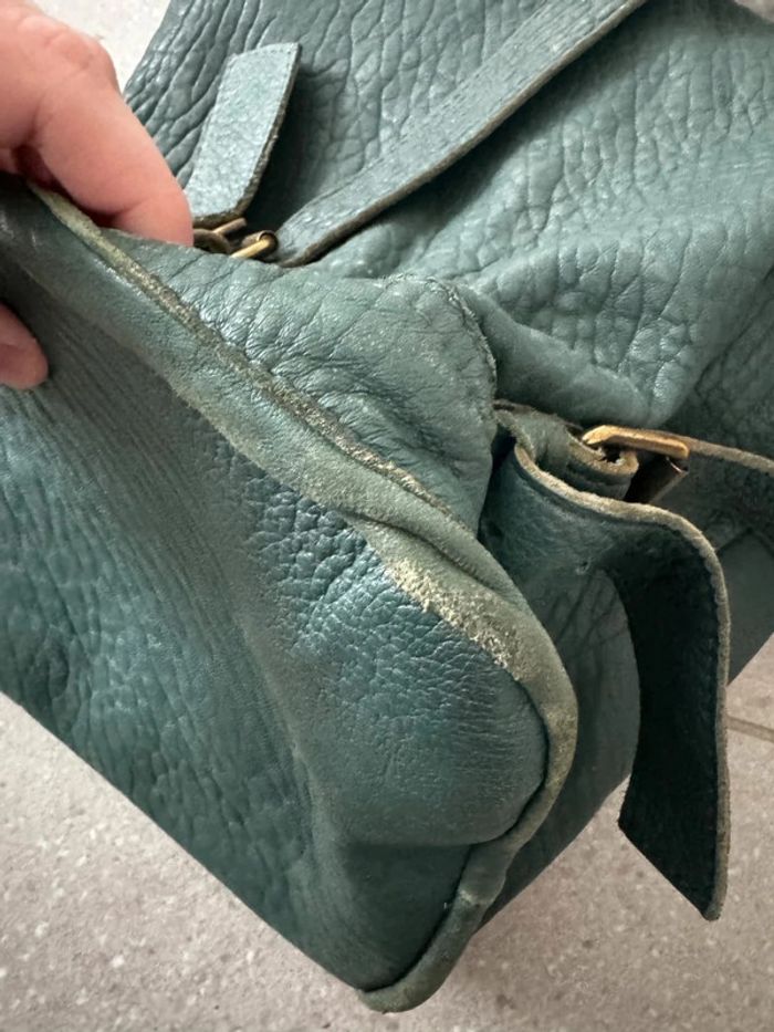 Sac à dos vert Création sacs mary, bon état mais il y a des marques d'usures, 21x31cm - photo numéro 6