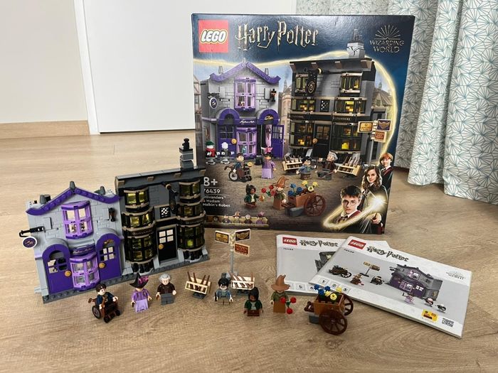 Lego 76439 : Ollivander et madame Guipure, prêt à porter pour mages et sorciers