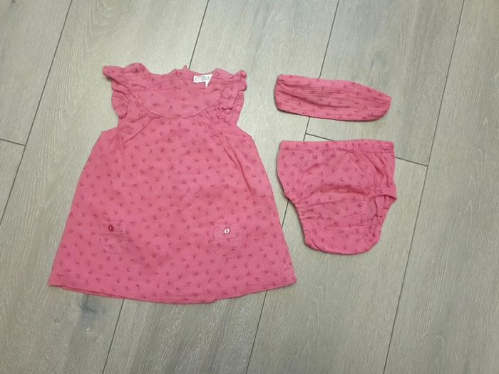 Ensemble 3 pièces rose. Fille 3 mois. Marque Kitchoun