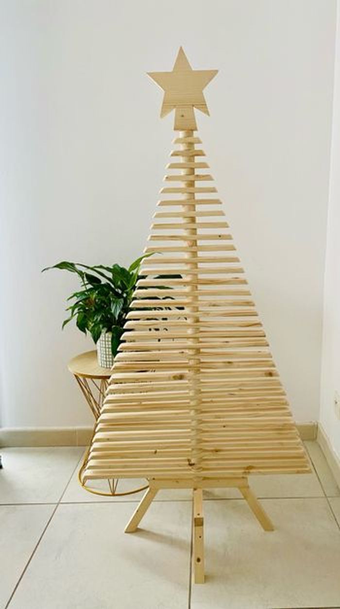 Grand Sapin de noël en bois fait main - photo numéro 2