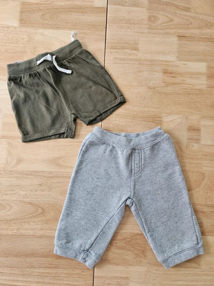 Lot de 2 shorts/pantalons 9 mois - photo numéro 2