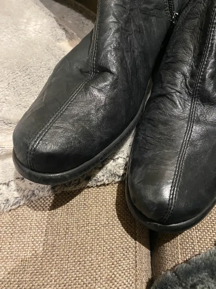Bottes noires - photo numéro 6