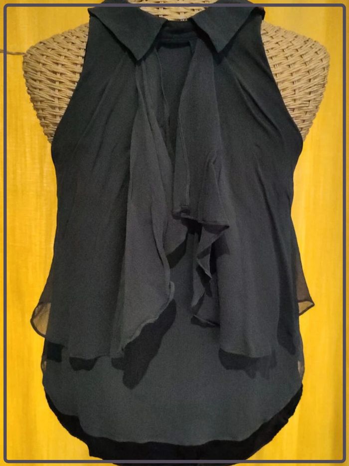 Petit haut sans manches gris anthracite doublé marque Kookaï taille 38 très bon état - photo numéro 2