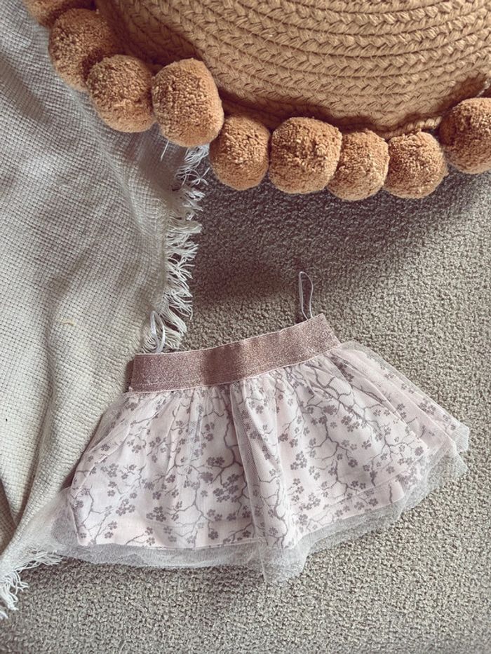 Jupe en tulle motif fleur / fleuri