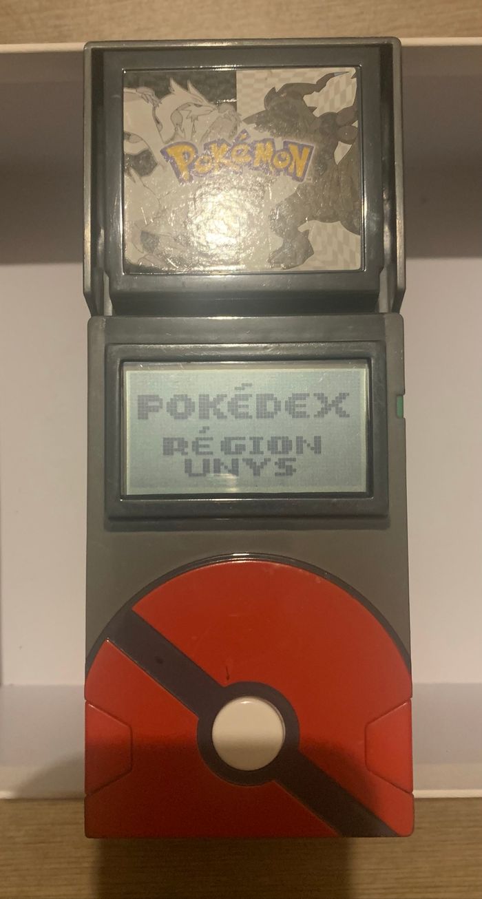 Pokedex pokemon collector année 2011 en parfaite état - photo numéro 3