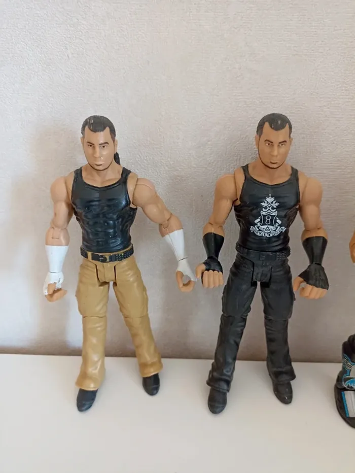 Lot 4 figurines WWE matt hardy - photo numéro 2