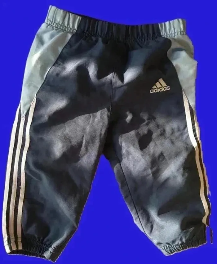 🥋 Pantalon Adidas garçon 18 mois parfait état - photo numéro 2