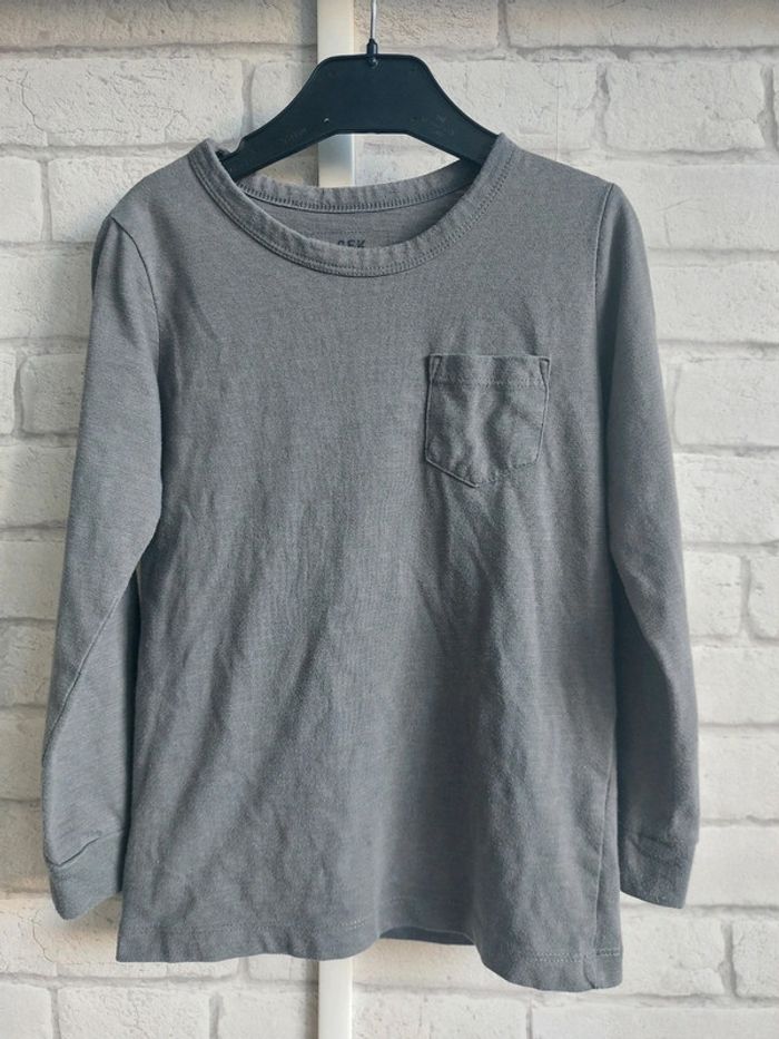 Tee-shirt C.F.K Monoprix taille 5 ans