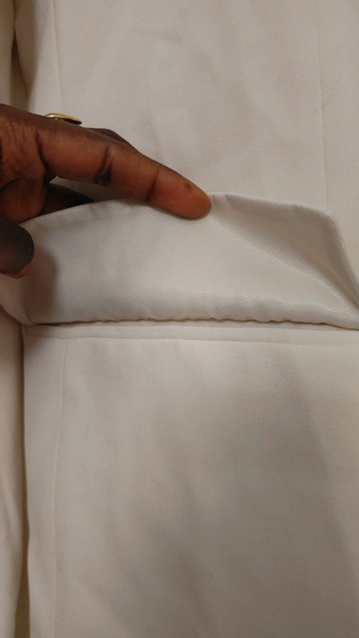 Veste blazer épaulette blanc crème en très bon état pas porté taille 40 - photo numéro 5
