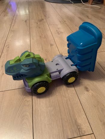 Camion dinosaure