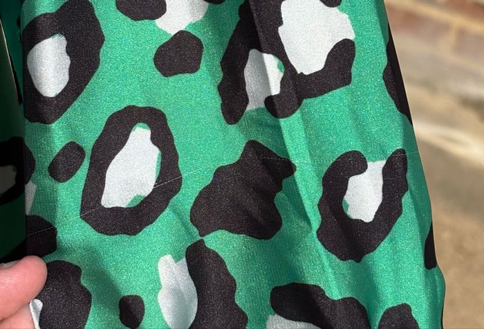 🌿 Chemise satinée imprimé léopard – Vert (Kiabi, T.38) - photo numéro 5