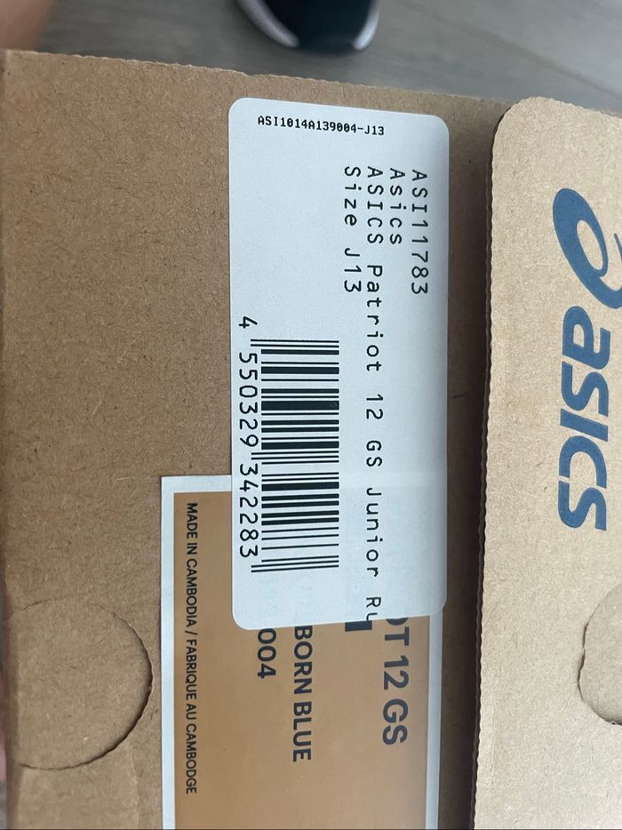 Chaussures Baskets de la marque Asics Pointure 32,5 neuves en boîtes d’origine  Neuf - photo numéro 5