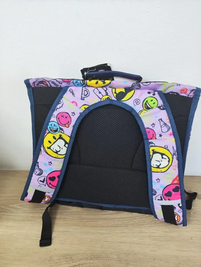 Cartable multicolore Smiley World, neuf, 38x31cm - photo numéro 2