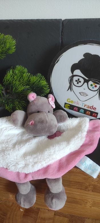 Doudou Hippopotame Zoé Plat Demi Rond Rose Blanc Fleur bn082 baby nat Noeud Lune