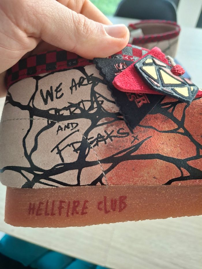 Clarks Wallabe Cuir de Nubuck Stranger Things T38 Neuve - photo numéro 5