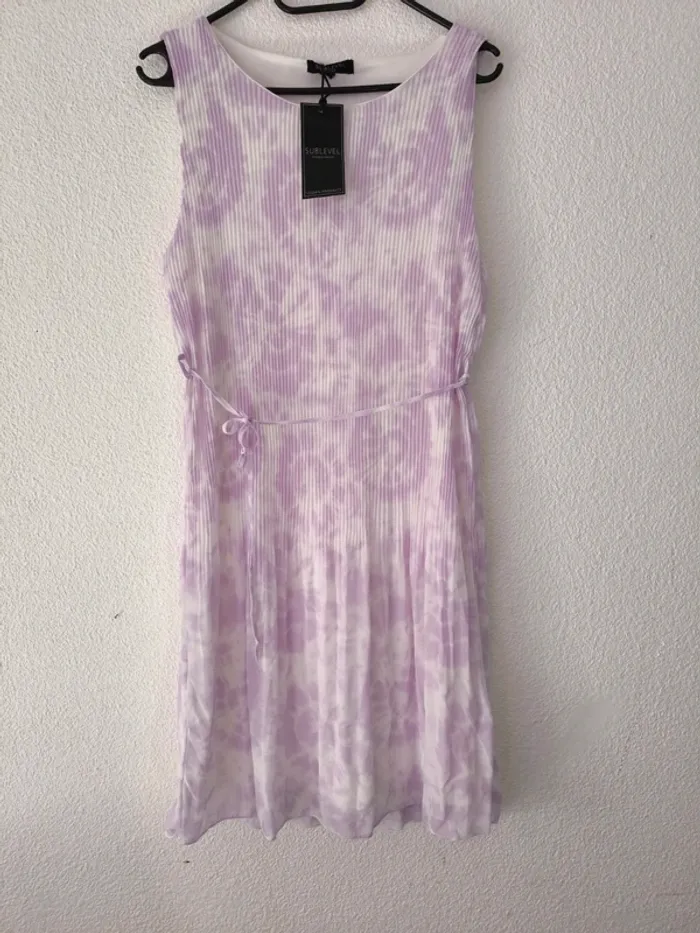 Robe Sublevel  Tie & Dye lavande  Taille M – Neuve avec étiquette