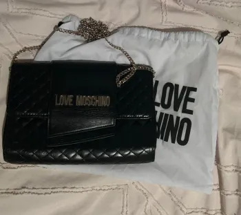 Pochette Love Moschino