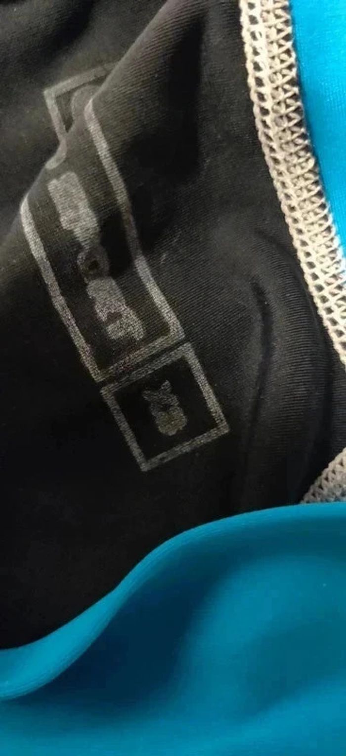 T-shirt mc anti-uv noir et bleu Go Sport 14A - photo numéro 5