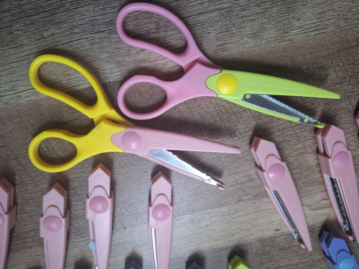Lot ciseaux cranteurs/ loisirs créatifs - photo numéro 10