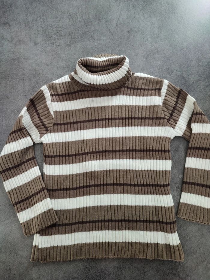 Pull fin col roulé