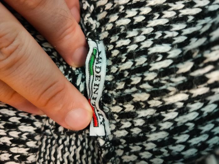 Veste tweed noir et blanc, dos orné de nœuds, une allure sophistiquée et originale - photo numéro 7