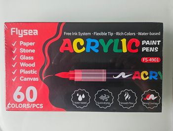 Boîte 60 feutres acryliques .Neuf 